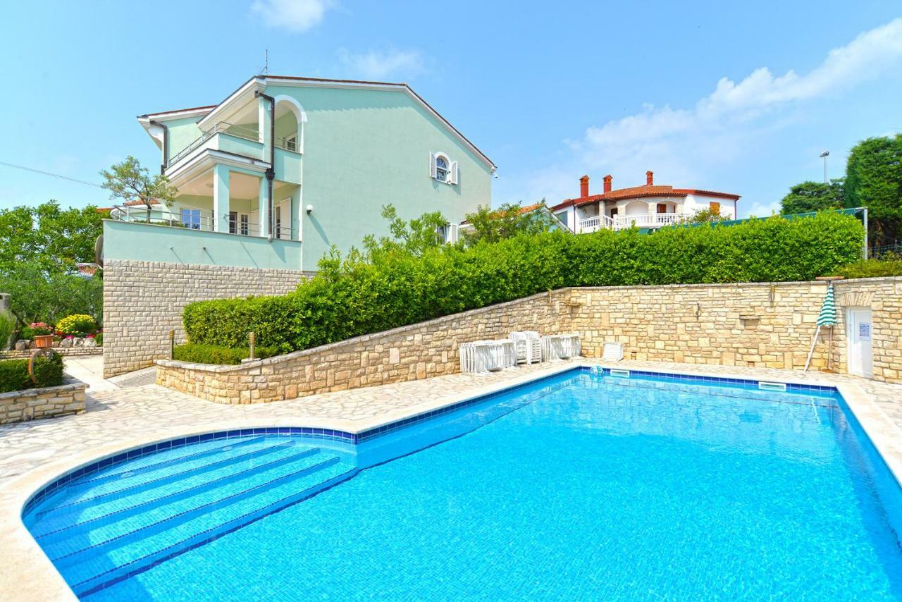 Pool Apartments 624 بولا المظهر الخارجي الصورة