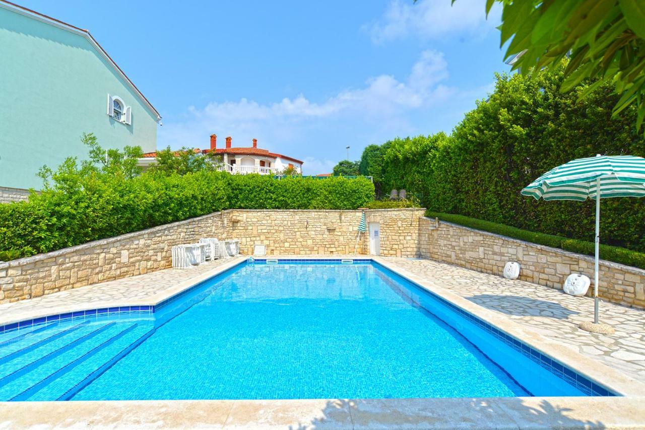 Pool Apartments 624 بولا المظهر الخارجي الصورة