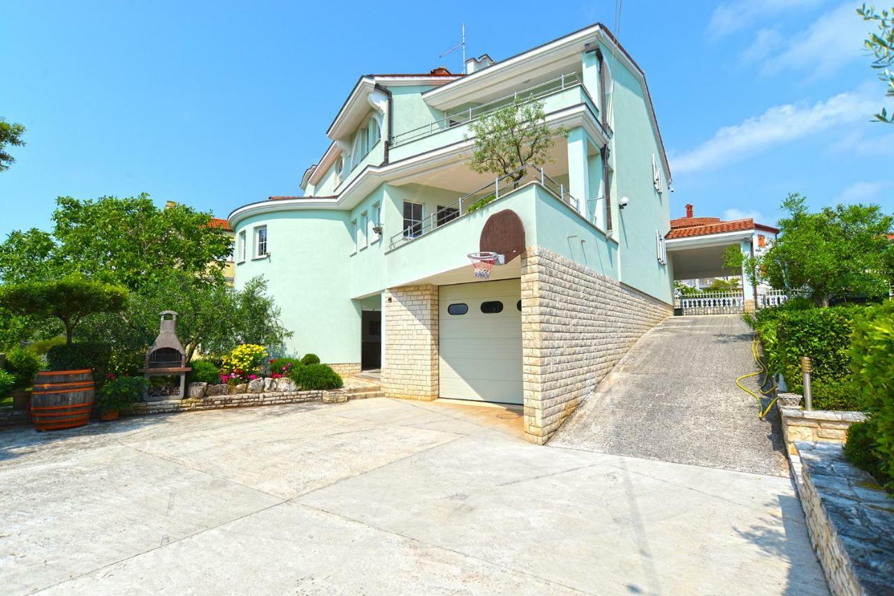 Pool Apartments 624 بولا المظهر الخارجي الصورة